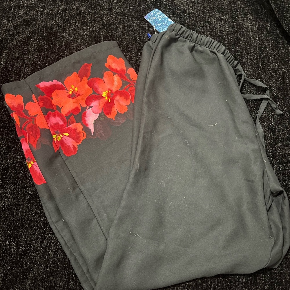 NWT Jantzen Coverup Pants with Red Floral Pattern